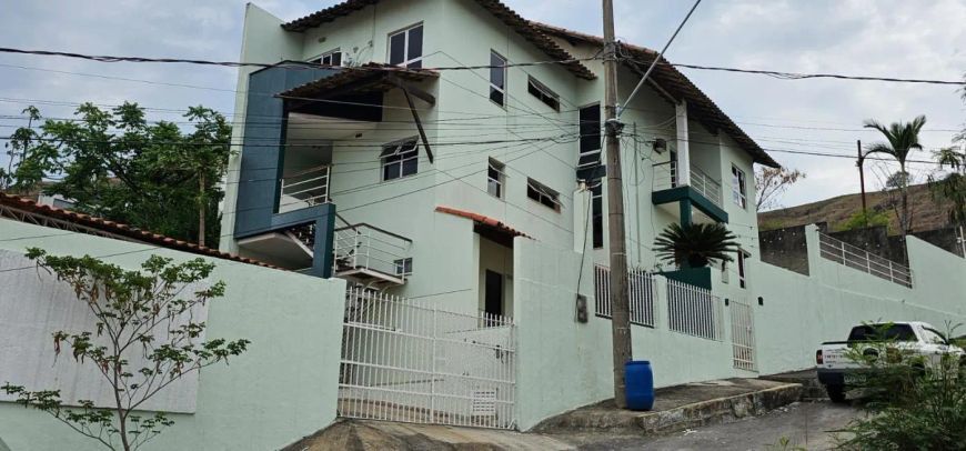 Casa para Venda em Nova Iguaçu, Centro, 4 dormitórios, 2 suítes, 3 banheiros, 2 vagas