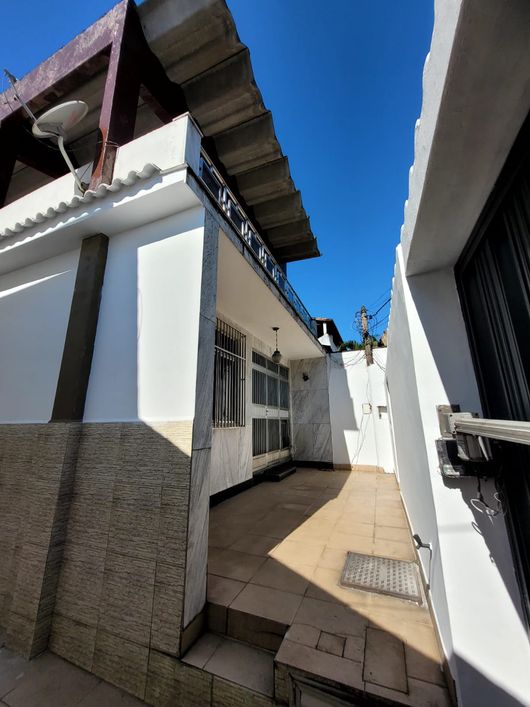 Excelente casa para vende em Nova Iguaçu, como 4 quartos sendo 2 suítes