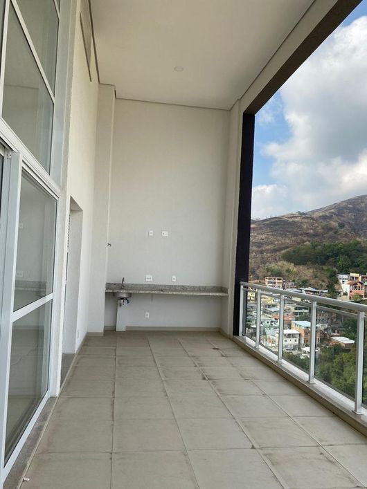 Cobertura para venda tem 402 metros quadrados com 4 quartos em Joana D'Arc - Nova Iguaçu - RJ