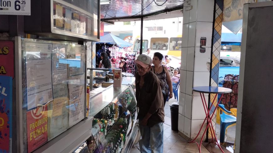 Passo ponto lanchonete de esquina no calçadão