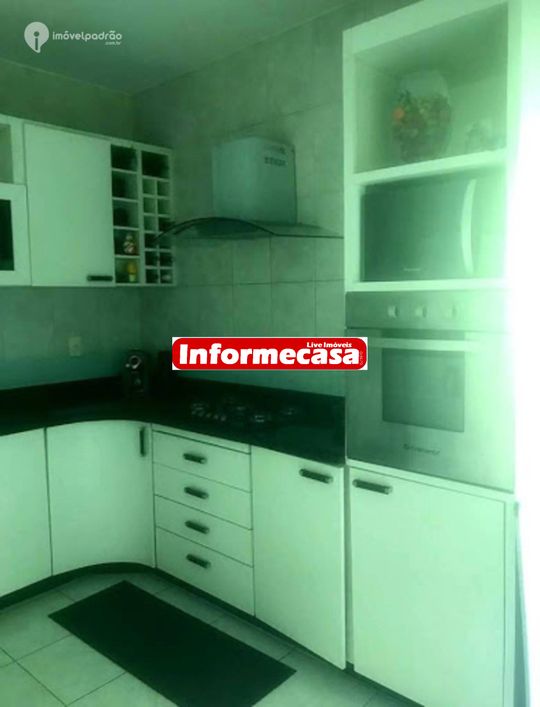 CASA INDEPENDENTE FRENTE DE RUA, ACEITANDO FINANCIAMENTO, COM PISCINA MOQUETA iNFORME CASA VENDE Cas