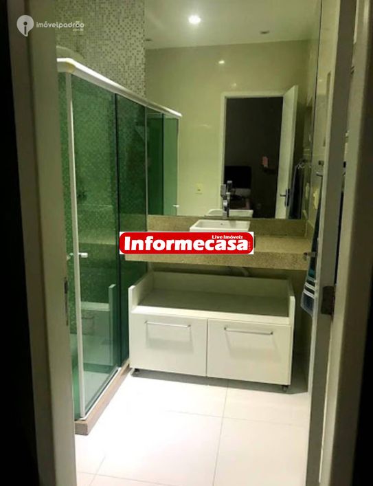 CASA INDEPENDENTE FRENTE DE RUA, ACEITANDO FINANCIAMENTO, COM PISCINA MOQUETA iNFORME CASA VENDE Cas