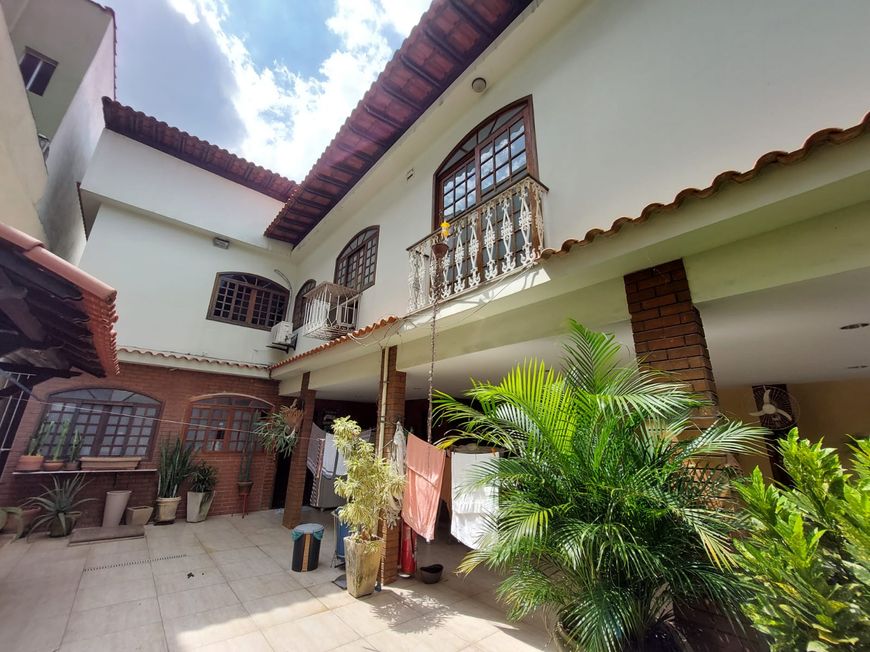 Casa para venda com 267 metros quadrados com 2 quartos em Califórnia - Nova Iguaçu - RJ