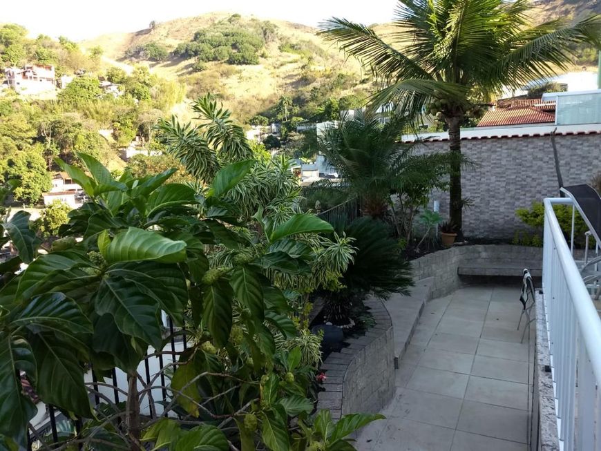 Casa para venda possui 420 metros quadrados com 5 quartos em Centro - Nova Iguaçu - RJ