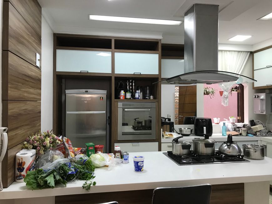 Vendo casa com 4 quartos e terraço com piscina e churrasqueira em Nova Iguaçu