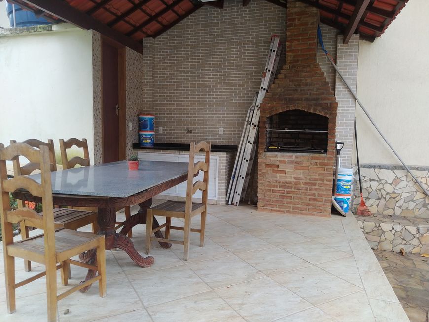 Casa com uma estrutura belíssima de 110m² de construção e 500m² de área total -Alvarez- Nova Iguaçu