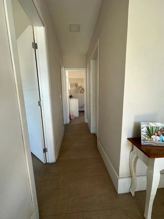 Imóvel para venda possui 200 metros quadrados com 4 quartos