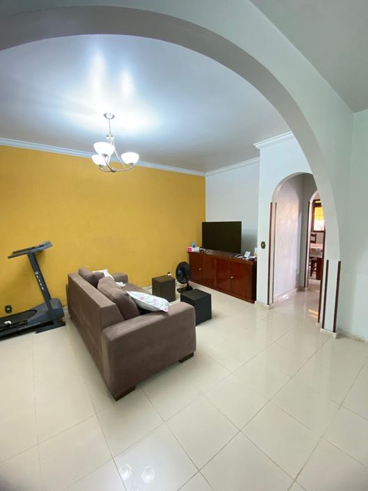 Venda - Casa grande de 3 quartos com piscina em Prata - Nova Iguaçu - RJ