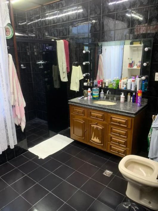 Casa para Venda em Nova Iguaçu, Jardim Alvorada, 4 dormitórios, 1 suíte, 2 banheiros, 2 vagas