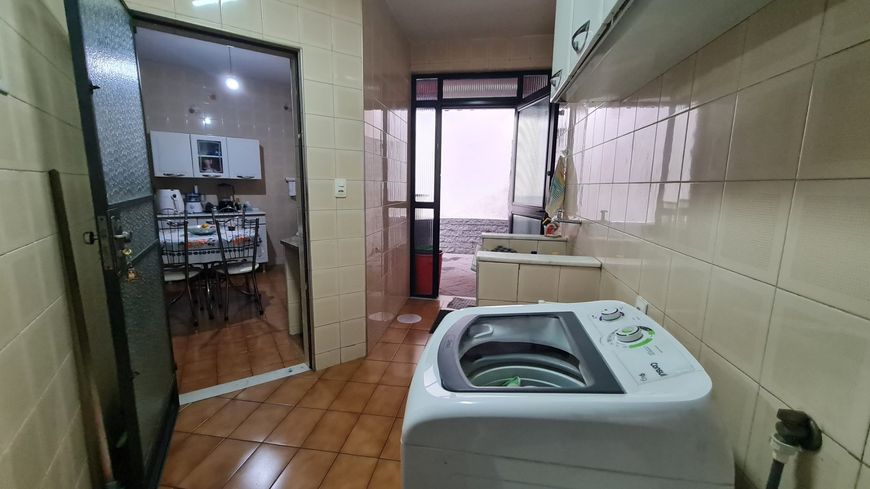Casa com 4 quartos, terraço e quintal no Centro de Nova Iguaçu - RJ