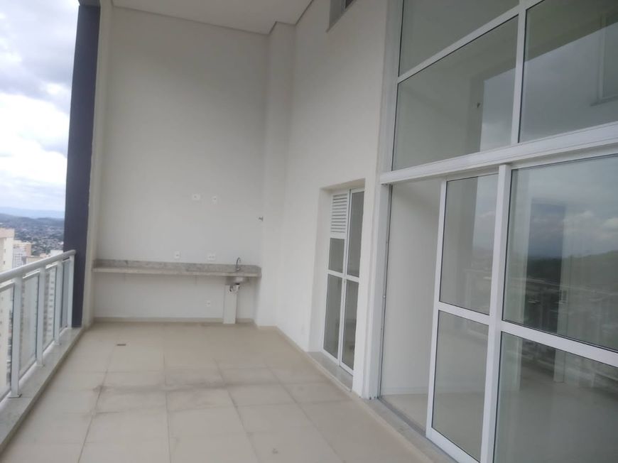 cobertura com 5 quartos no condomínio jardins centro de nova Iguaçu