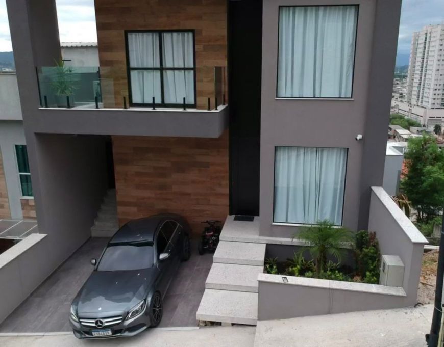 Vendo casa 3 quartos condomínio Pedreira Nova Iguaçu RJ