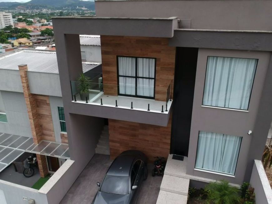 Vendo casa 3 quartos condomínio Pedreira Nova Iguaçu RJ