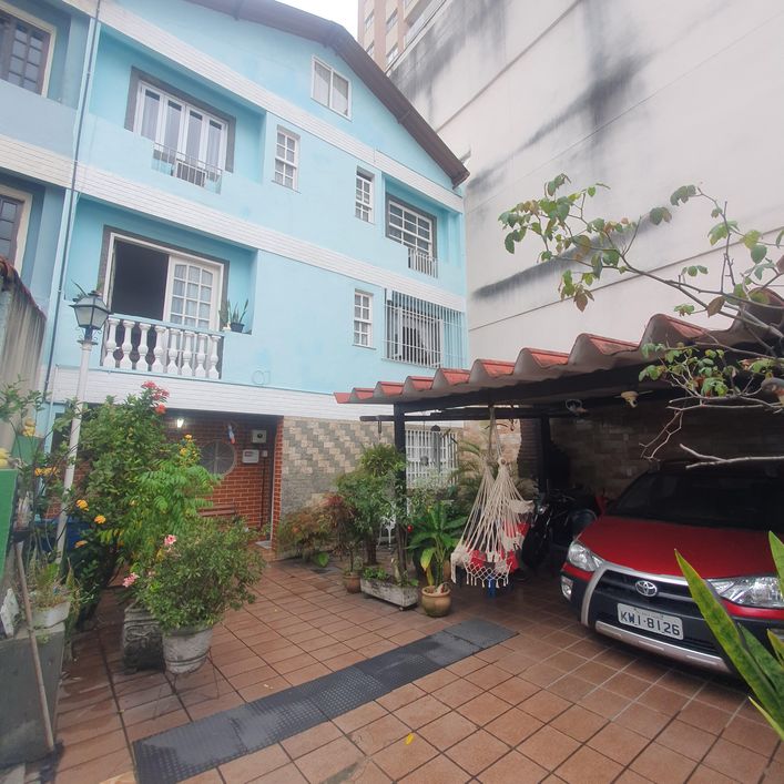 Casa de condomínio para venda tem 132 metros quadrados com 3 quartos em Alvarez - Nova Iguaçu - RJ
