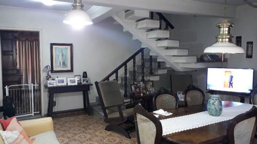 Casa de Alto Padrão com 4 quartos - Nova Iguaçu