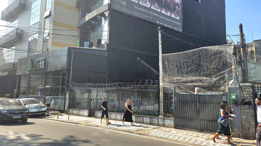 Casa com 4 dormitórios para alugar, 441 m² por R$ 20.000,00/mês - Centro - Nova Iguaçu/RJ