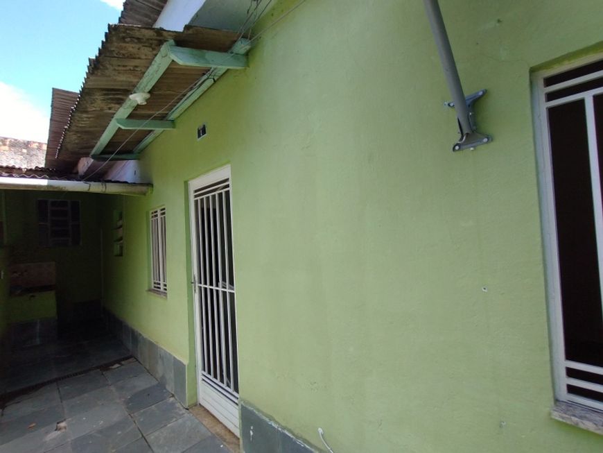 Alugo casa em Nova Iguaçu.