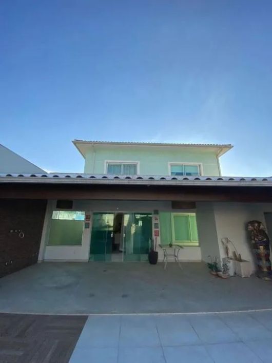 Casa para Venda em Nova Iguaçu, LUZ, 4 dormitórios, 2 suítes, 4 banheiros, 2 vagas