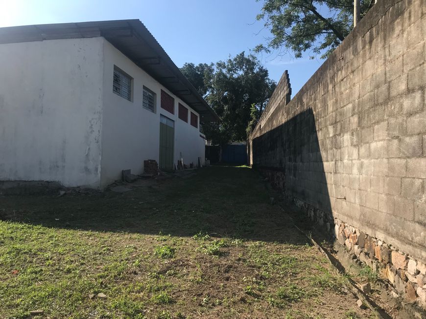 Vendo ou alugo Galpão na Dutra com área de 1800 m² Posse Nova Iguaçu