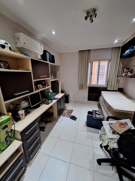 Casa no Condomínio Afrânio Peixoto