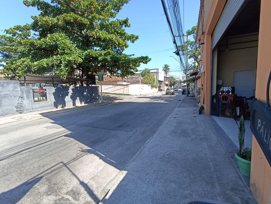 Terreno Murado com 1.487,00m² com saída para 2 ruas - Centro - Nova Iguaçu/RJ