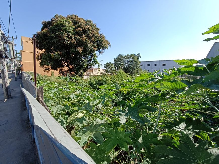 Terreno Murado com 1.487,00m² com saída para 2 ruas - Centro - Nova Iguaçu/RJ