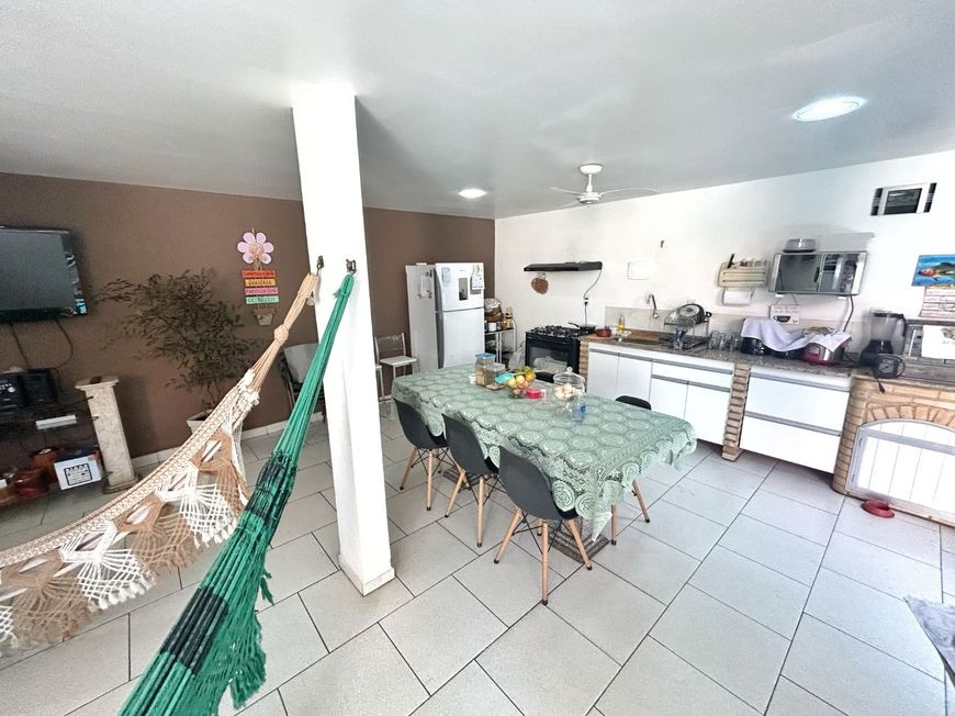 Casas com 7 dormitórios à venda, 258 m² por R$ 800.000 - Vila Bandeirantes - Nova Iguaçu/RJ