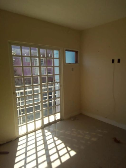 NOVA IGUAÇU/2 QUARTOS/GARAGEM/ACEITANDO FINANCIAMENTO