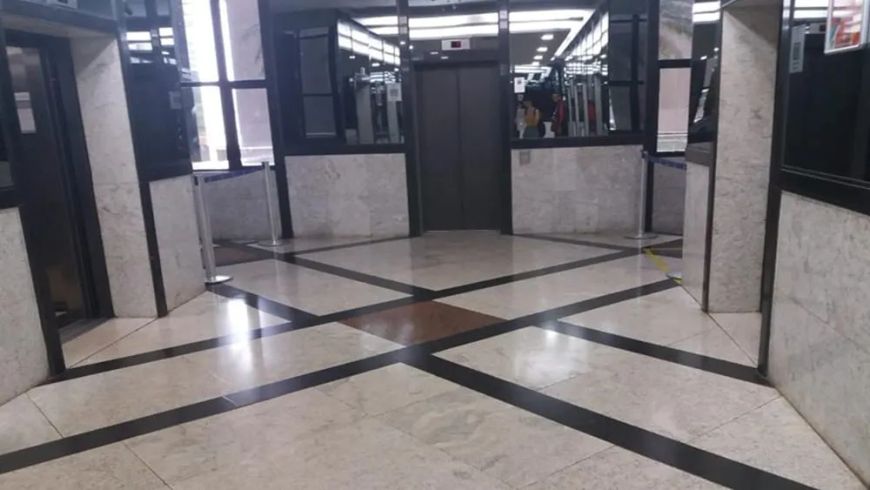 Sala com 398.63m² para locação no Centro Empresarial Varig. Inf.: (61) 9..
