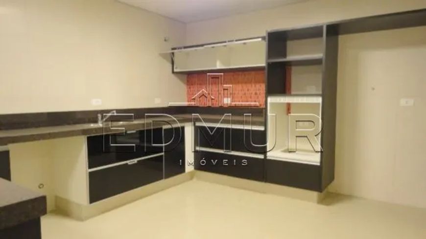 SOBRADO para ALUGUEL com 220m² no bairro Centro com 3 quartos e 2 vagas. Santo André, SP