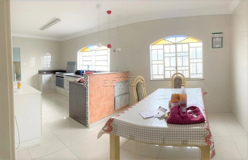 CASA para VENDA E ALUGUEL com 345m² no bairro Campestre com 5 quartos e 3 vagas. Santo André, SP