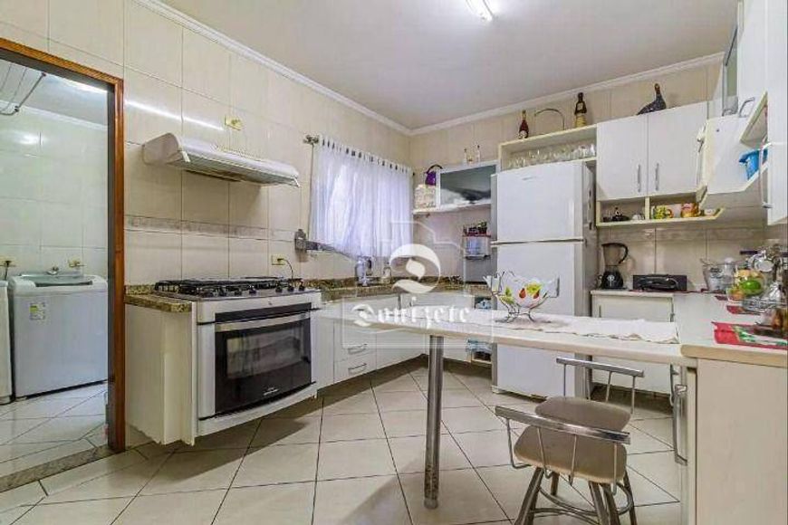 Sobrado com 3 dormitórios à venda, 142 m² por R$ 849.999,99 - Vila Homero Thon - Santo André/SP