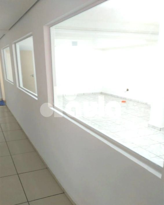 Prédio comercial, 1.095 m² construídos, 25 salas, 14 banheiros, na Vila Marina, na Vila Alzira , em