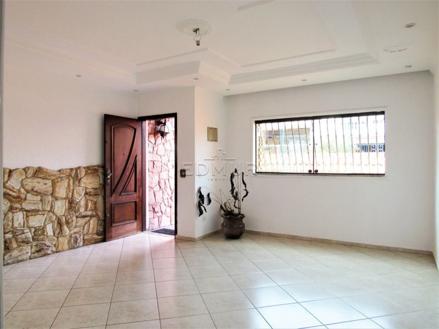 SOBRADO para VENDA E ALUGUEL com 252m² no bairro Vila Alto de Santo André com 4 quartos e 6 vagas. S