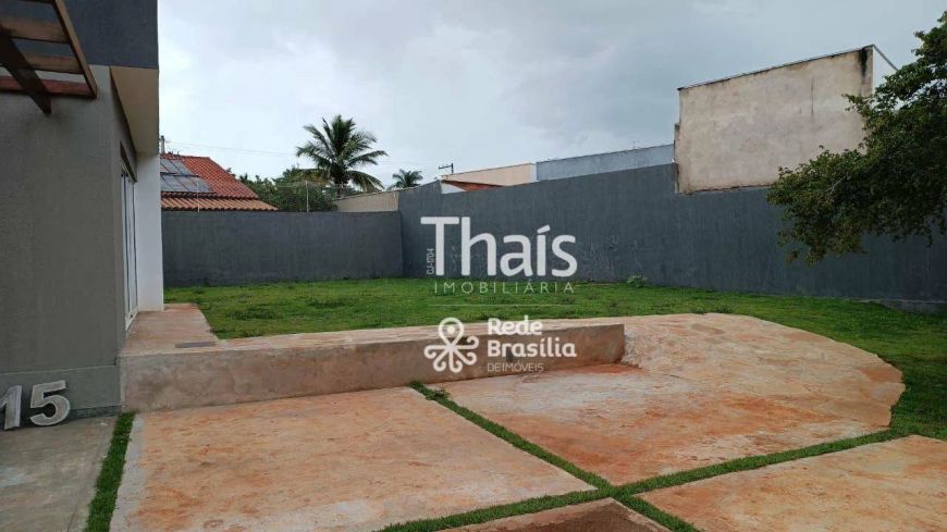 SHA Conjunto 4 I Casa 3 quartos sendo 2 suítes - DCE - Churrasqueira - Localização privilegiada - Ar