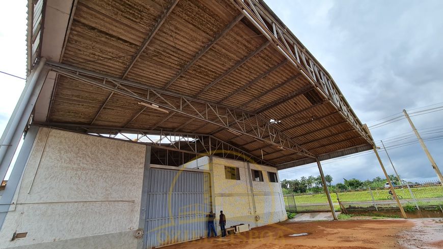 EXCELENTE GALPÃO COM MEZANINO RUA 03 Vicente pires lote 1141m2 c/ 43m de frente para via estrutural