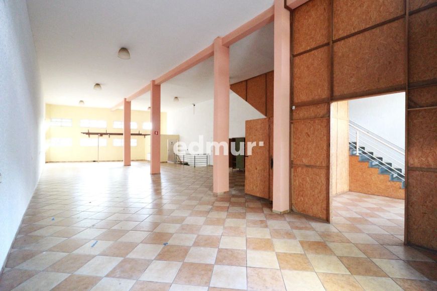 GALPÃO para ALUGUEL com 900m² no bairro Parque das Nações com 0 quartos e 4 vagas. Santo André, SP