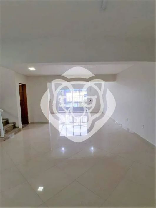 Sobrado comercial para alugar no bairro Centro