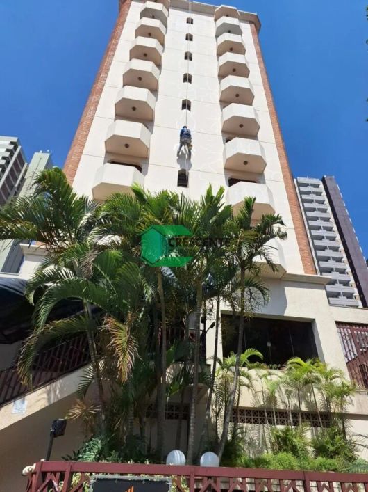 Apartamento com 3 Quartos e 4 banheiros à Venda, 137 m² por R$ 825.000