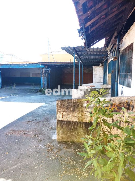 GALPÃO para ALUGUEL com 380m² no bairro Utinga com 0 quartos e 0 vagas. Santo André, SP