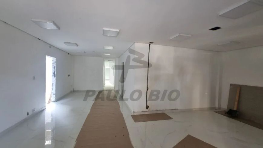 Casa comercial disponível para locação em bairro nobre de Santo André