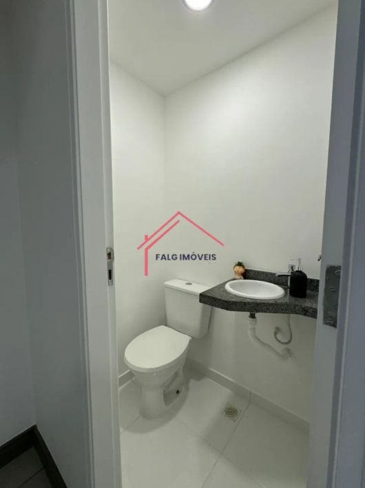 Casa à Venda no Condomínio - Jaguaribe: Charmosa residência com 2 quartos, sala , banheiro, garagem