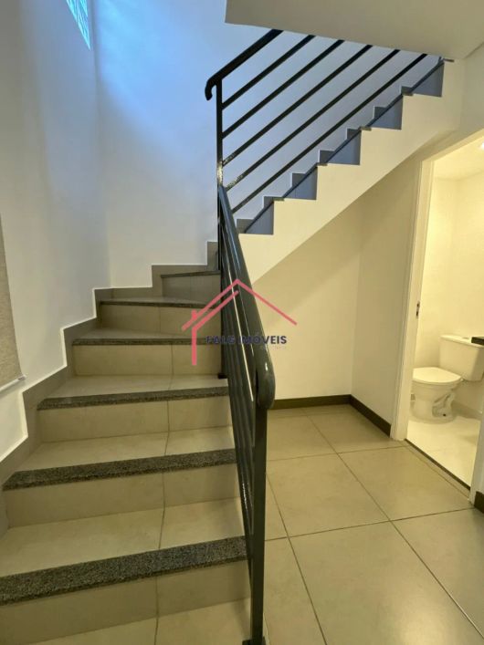 Casa à Venda no Condomínio - Jaguaribe: Charmosa residência com 2 quartos, sala , banheiro, garagem