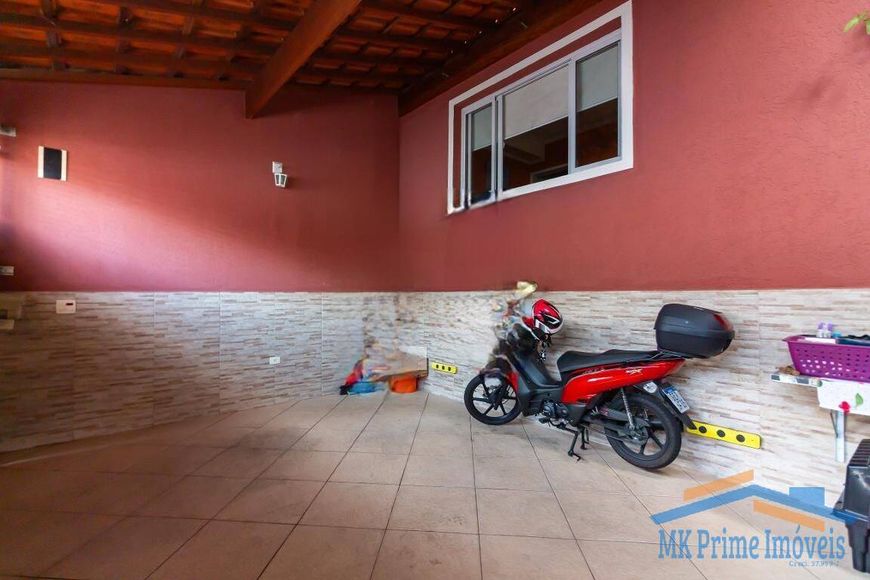 Sobrado à venda com 222m², 3 dormitórios e 2 vagas - Jd. Novo Osasco.