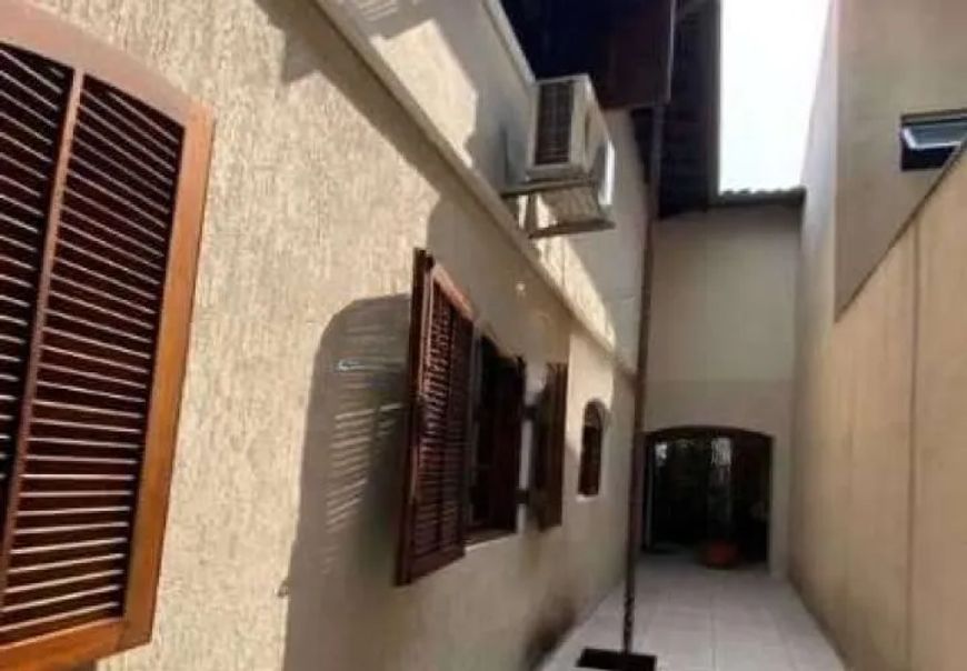Casa de Alto Padrão com 5 Dormitórios em Jaguaribe, Osasco