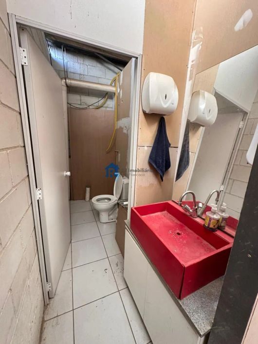 Vende Galpão de 400 m², num terreno de 500 m², no bairro Presidente Altino, Osas