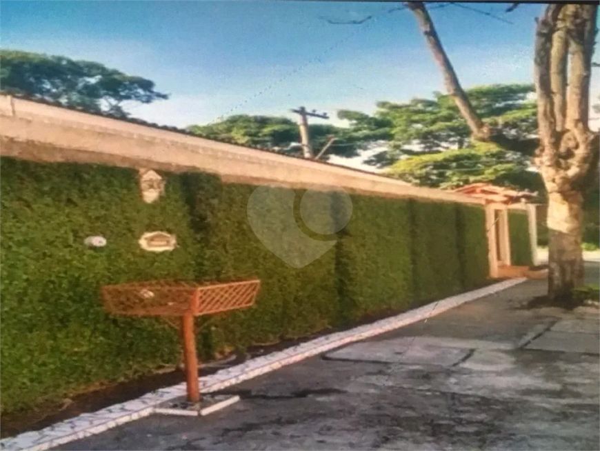 Sobrado com 4 quartos à venda em Ayrosa - SP