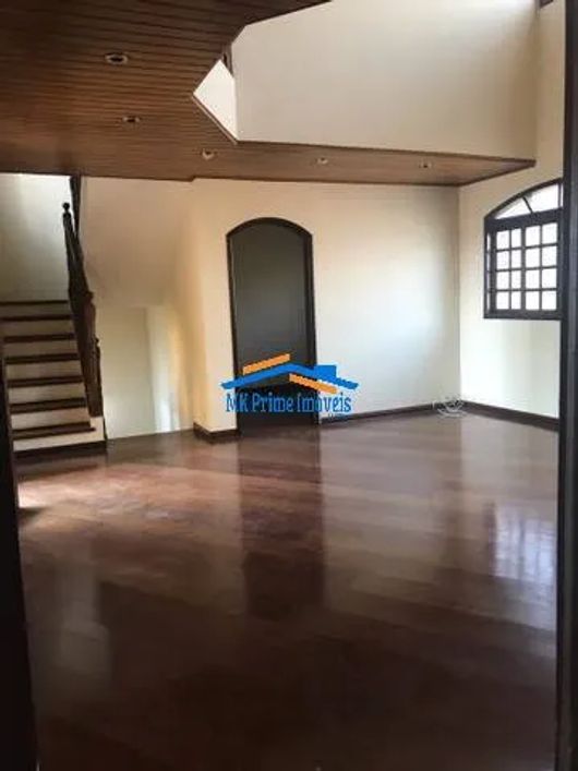Sobrado 256m² com 4 dormitórios sendo 1 suíte em Quitaúna