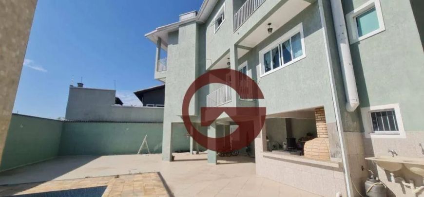 Excelente sobrado isolado com 04 dormitórios, sendo 02 suítes, área gourmet e 08 vagas de garagem -