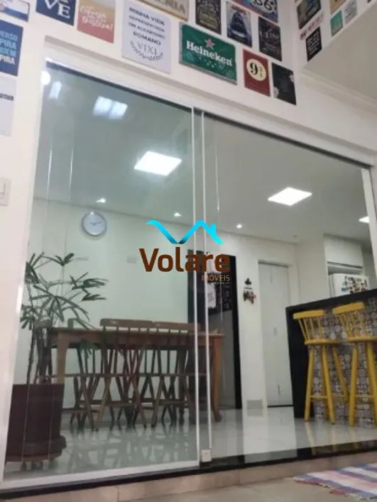 Imperdível oportunidade! Casa à venda em Osasco-SP, Jardim D'abril. 3 quartos, 1 suíte, sala ampla,